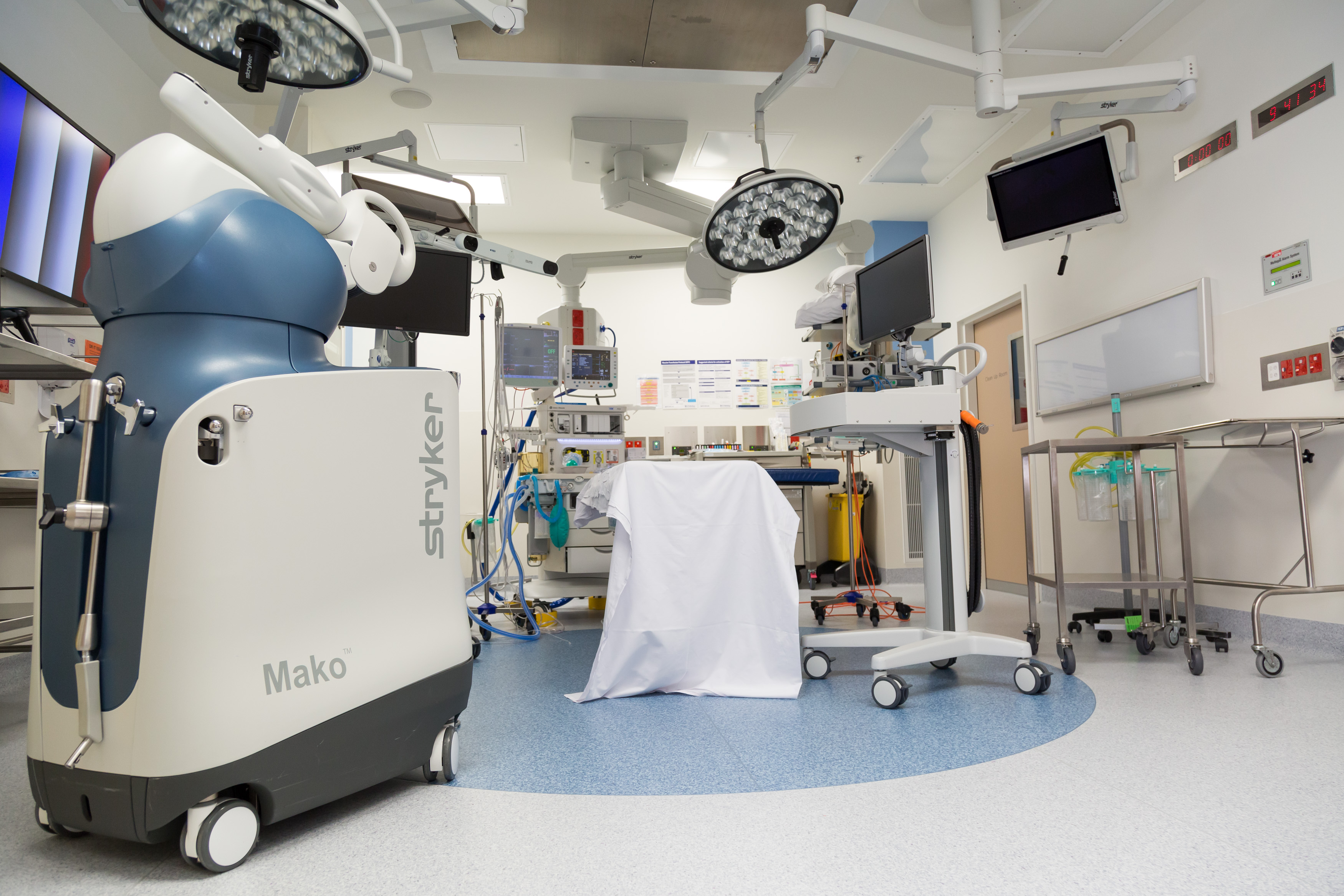 Meet the Mako Robot - St Joseph Hospital